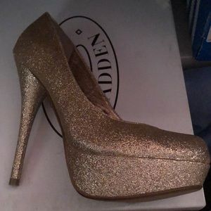 Steve Madden glitter pumps